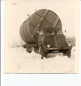 Henschel met tank