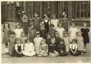 klasfoto meisjes geboren in 1948