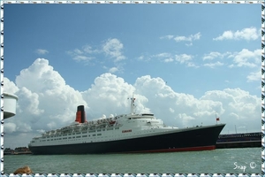 RMS Queen Elizabeth 2 (90)