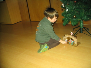 2008-12-21.01.Lien zet kerststal