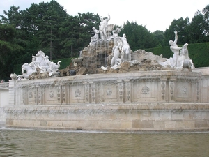 4 Schloss Schonbrunn _Der Neptunbrunnen