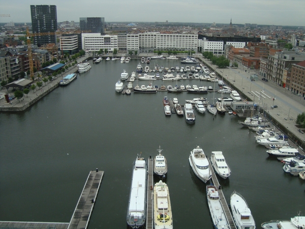 Willemdok met links de Londentower