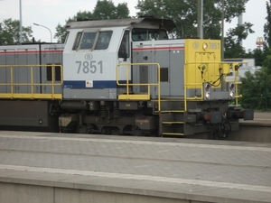 7851 in station Luchtbal op spoor 1