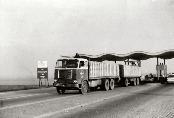 Tolpoortjes bij de Euro Tunnel in Rotterdam