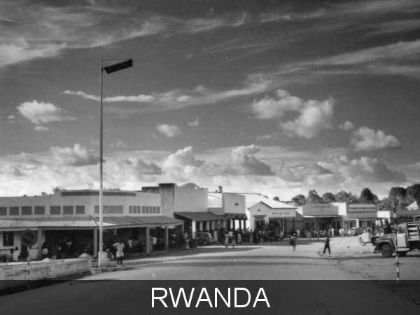 Rwanda, Butare: winkelstraat nabij de markt