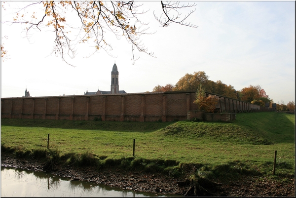 abdij,tongerlo,architectuur,herfst,bomen,muur