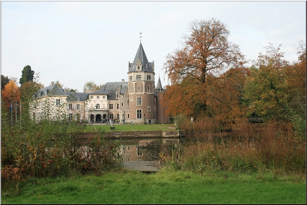 kasteel,de Renesse,oostmalle,herfst,bomen,bladeren,herfstkleuren,water,vijver,architecture