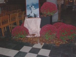 in de kerk: herdenking oorlog..