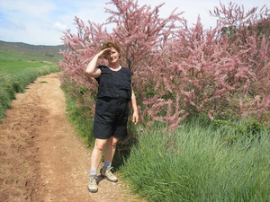 Liesbeth loopt stukje camino