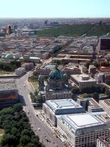 1b  Unter den Linden _vanuit de Fernsehturm