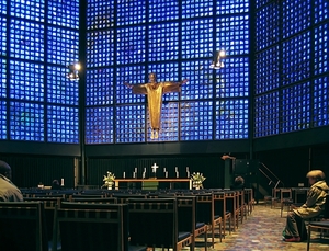 3b Kaiser-Wilhelm-Gedächtniskirche _binnen de nieuwe kerk