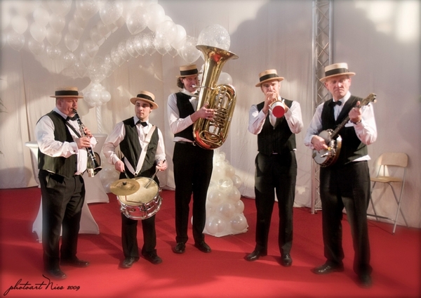 The Almost swinging Jazz Band