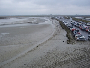 155- Zandige oever met parking