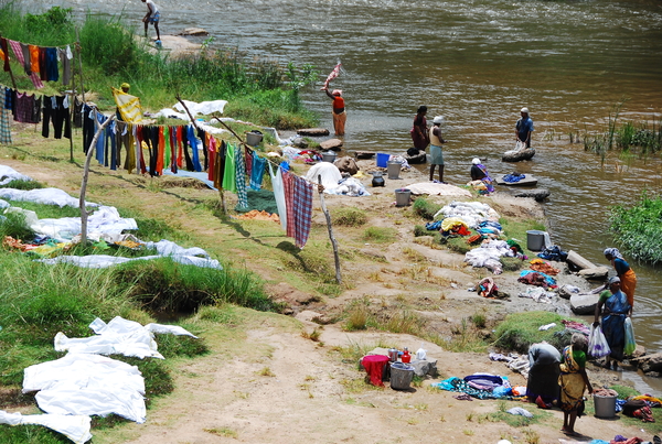 Wassen aan de rivier