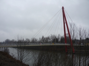 de nieuwe voetgangersbrug