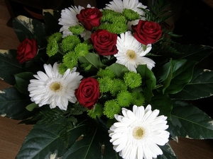 P5090194 Boeket: Rozen en Gerbera's