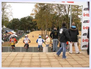 m_wedstrijd in zolder bmx  op26102008 (111)