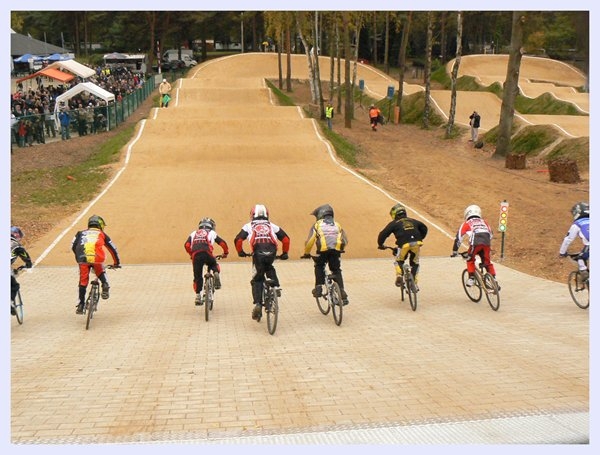 m_wedstrijd in zolder bmx  op26102008 (114)