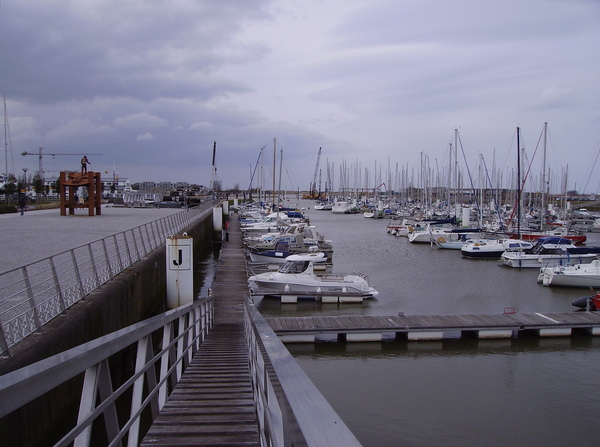 Een eerste nieuwe aanlegsteiger.