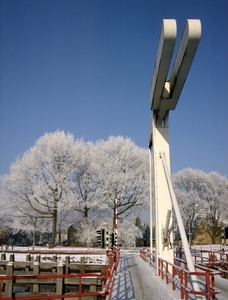 brug in de sneeuw lovnsekanaaldijk tilburg