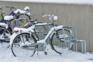 fiets in de sneeuw hoge school tilburg