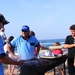 ik met vrienden besig Braaien op het strand