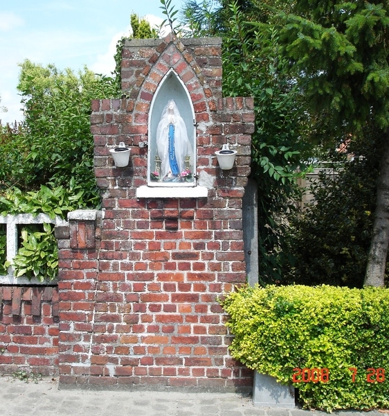 kappelletje in de Tieltsrtaat.