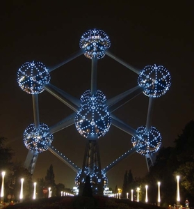 atomium-by-night-a