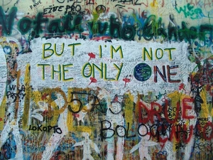 sized_John Lennon-muur 006