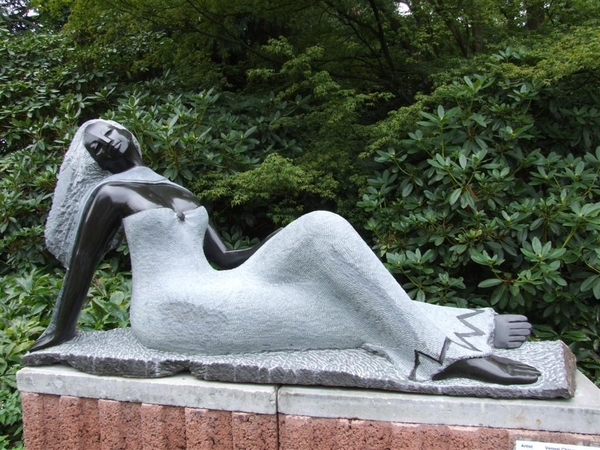 Beelden in arboretum Kalmthout