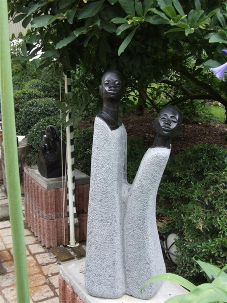 Beelden in arboretum Kalmthout