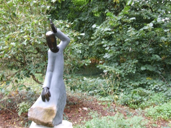 Beelden in arboretum Kalmthout