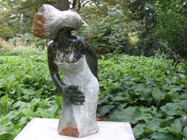 Beelden in arboretum Kalmthout