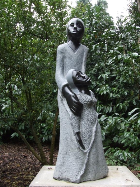 Beelden in arboretum Kalmthout