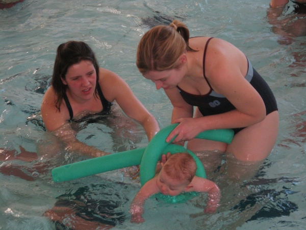 rune in het zwembad 021