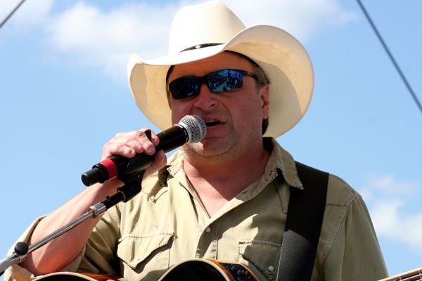 MARK CHESNUTT