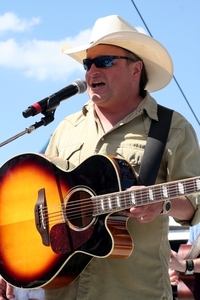 MARK CHESNUTT