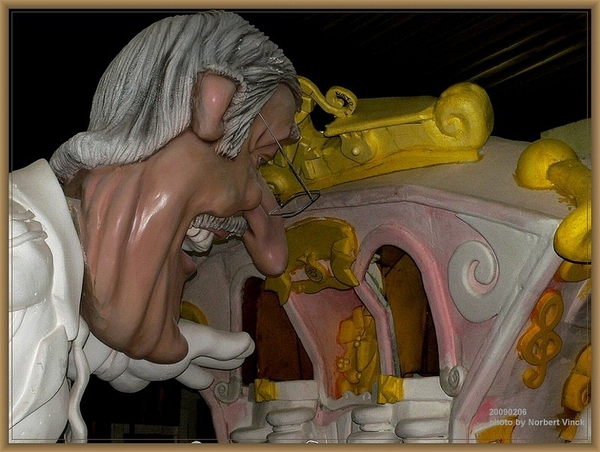 sized_sized_P1880735a werkhallen karnaval