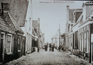 1900 geschat