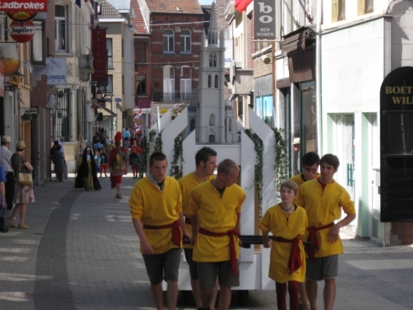 Halle Mariaprocessie 047