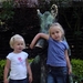 grace en selena in de zoo