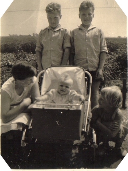 Derktje-B-Michiel-Trijnie en Jos