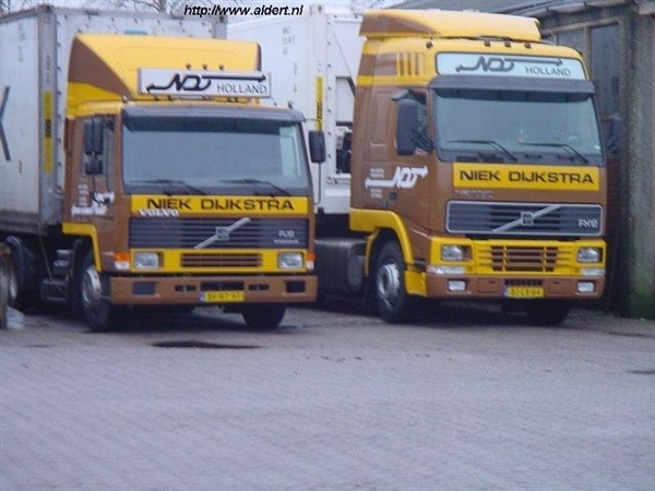 2 X Volvo