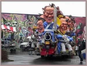 sized_sized_P1890895a carnavalwagens- possensje