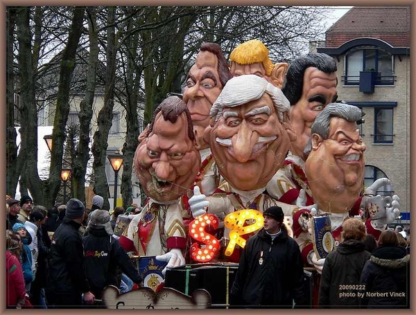 sized_sized_P1890966a carnavalgroep schiefrechtover