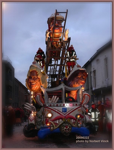 sized_sized_P1900031a karnaval zondag