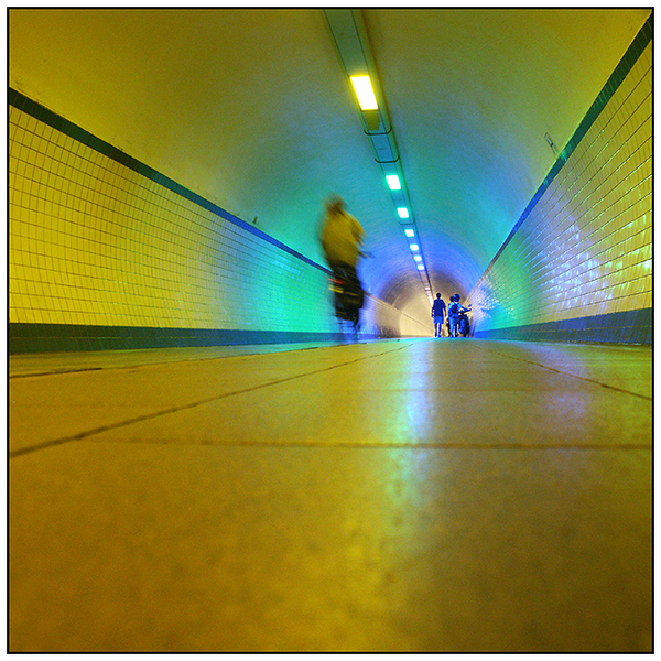 T0013 Tunnel People