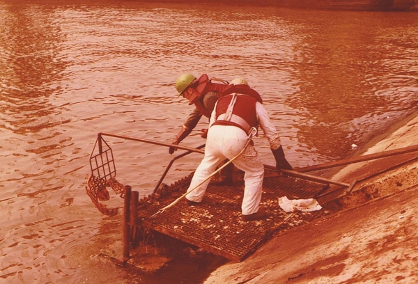 Ziften reinigen in de dok