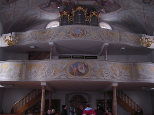 Het koor met orgel