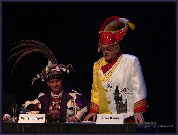 sized_sized_P1890750a raadzitting karnaval